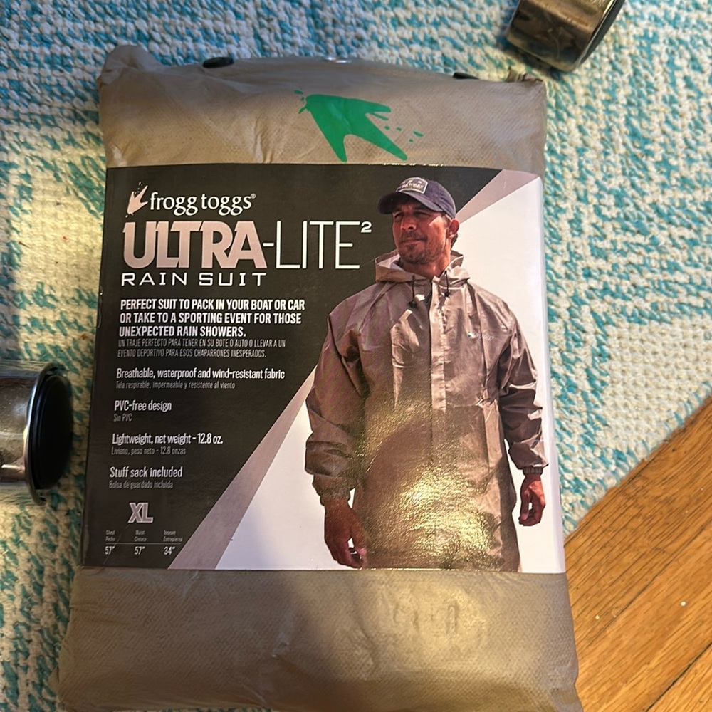 NWT frogg toggs Ultra-Lite 2 rain suit, Size XL